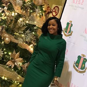 Meet your Posher, Dee